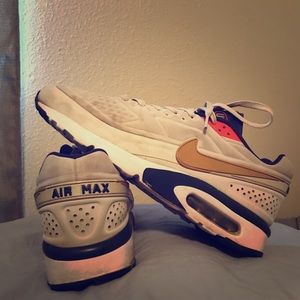 Nike Air Max 90  lightweight neon colorway size 10